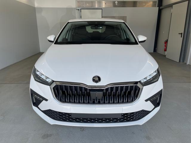 Skoda / Scala / Weiß / / / 115PS DSG AHK+App-Connect