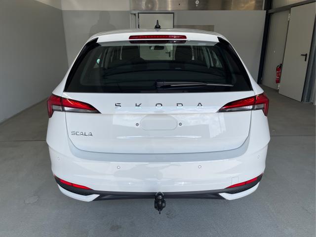 Skoda / Scala / Weiß / / / 115PS DSG AHK+App-Connect