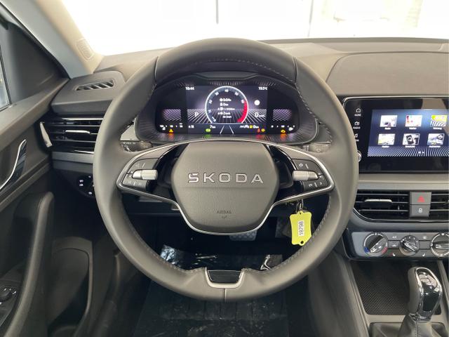 Skoda / Scala / Weiß / / / 115PS DSG AHK+App-Connect