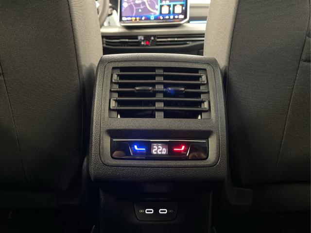 Volkswagen / Golf Variant / Grau / / / 150PS DSG AHK+Kessy+Navi