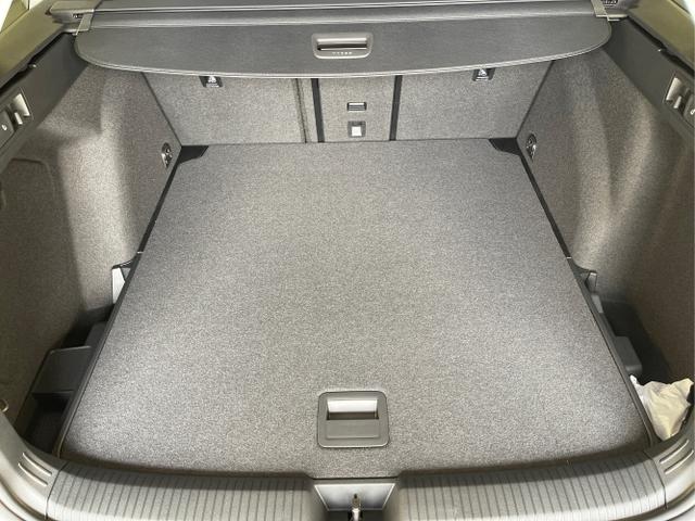 Volkswagen / Golf Variant / Grau / / / 150PS AHK+Navi