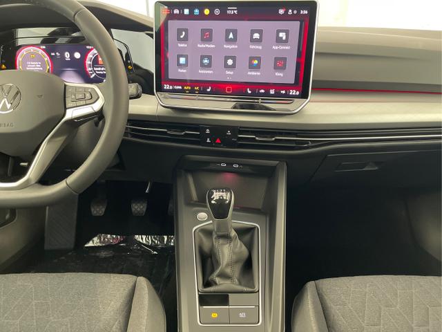 Volkswagen / Golf Variant / Schwarz / / / 150PS AHK+Navi