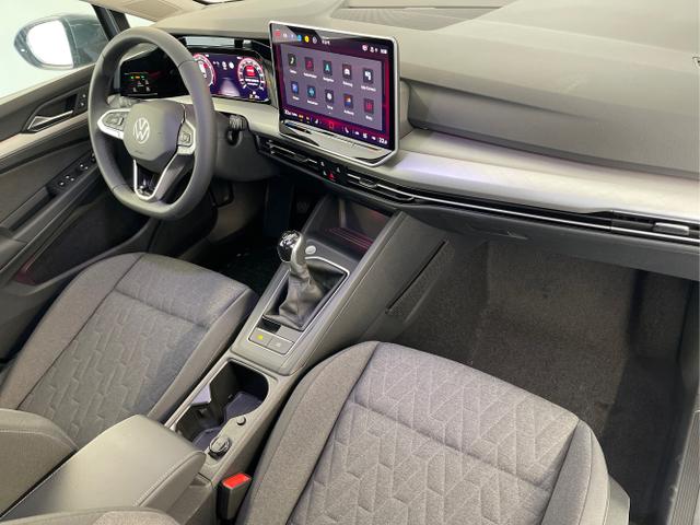 Volkswagen / Golf Variant / Schwarz / / / 150PS AHK+Navi