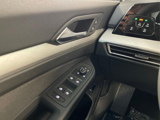 Volkswagen / Golf Variant / Schwarz / / / 150PS DSG AHK+Kessy+Navi