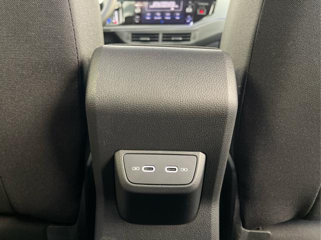 Volkswagen / Taigo / Silber / / / 115PS DSG Kessy+AHK+Navi