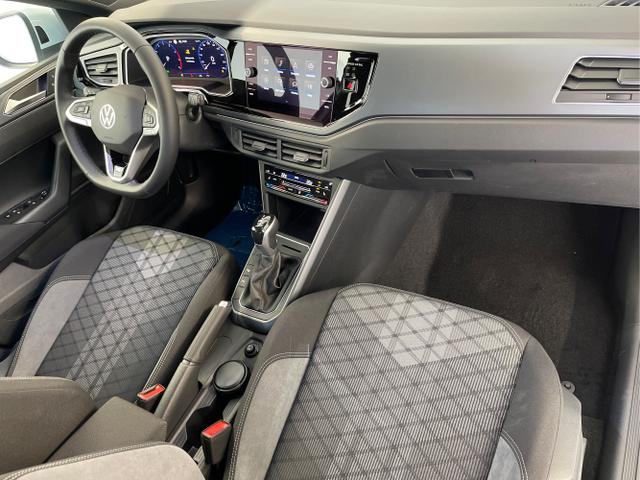 Volkswagen / Taigo / Grau / / / 115PS DSG Kessy+AHK+Navi