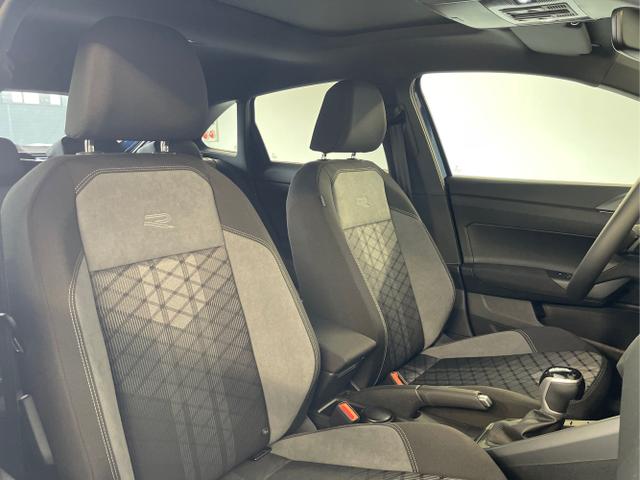 Volkswagen / Taigo / Blau / / / 150PS DSG Black Style+Pano