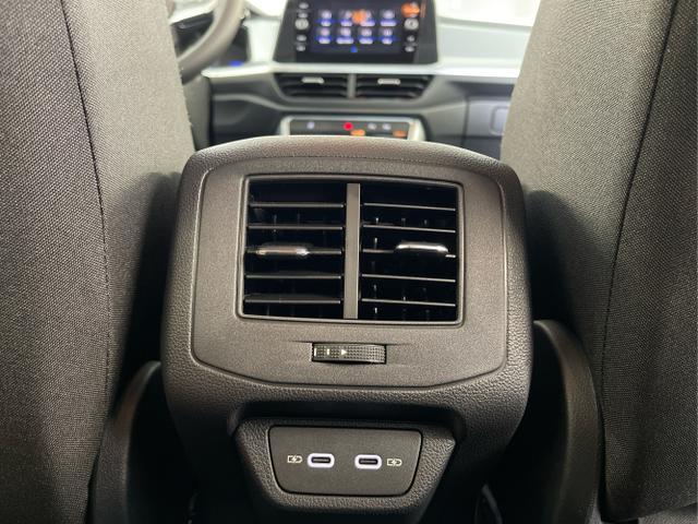 Volkswagen / T-Roc / Weiß / / / 150PS DSG AHK+Kessy+Navi
