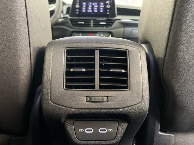 Volkswagen / T-Roc / Grau / / / 150PS DSG AHK+Black Style