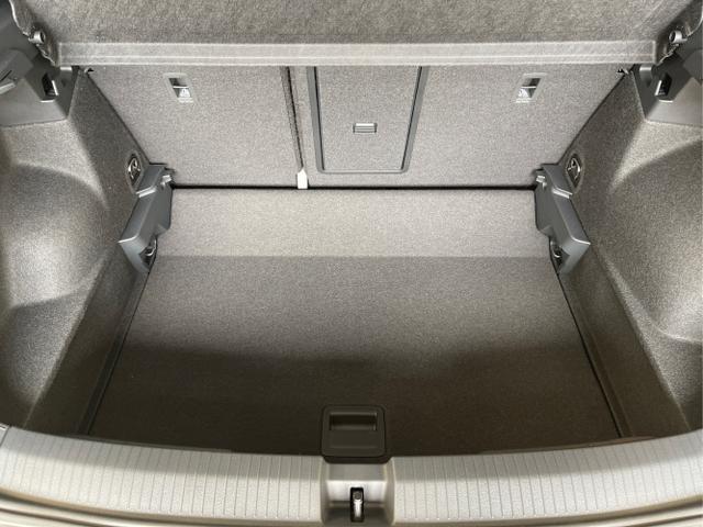 Volkswagen / T-Roc / Weiß / / / 150PS DSG AHK+Black Style