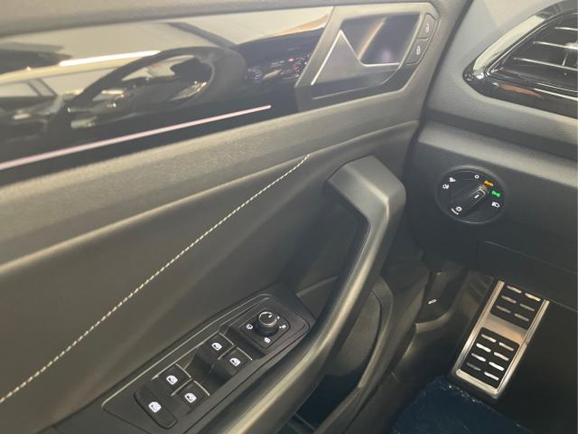 Volkswagen / T-Roc / Weiß / / / 150PS DSG AHK+Black Style