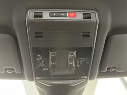 Volkswagen T-Roc R-Line 150PS DSG Black+AHK+Matrix+Navi 