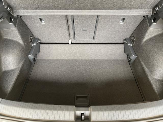 Volkswagen / T-Roc / Weiß / / / 150PS DSG AHK+Black Style