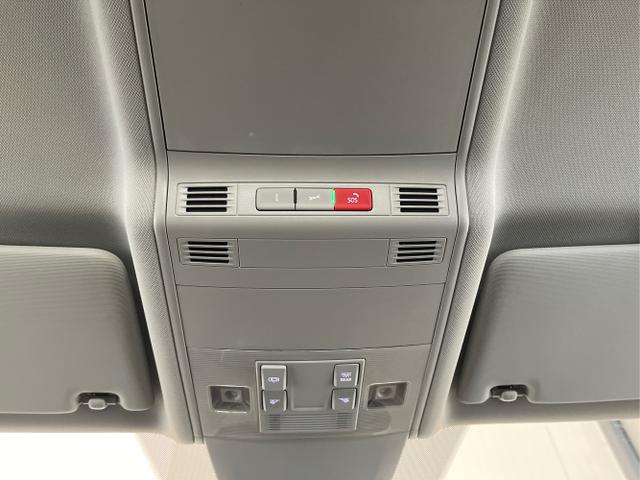 Volkswagen / Touran / Blau / / / 150PS IQ.Light+7 Sitze+Kessy