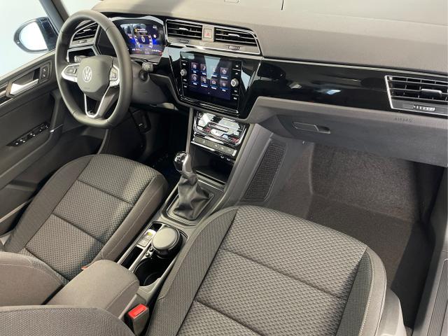 Volkswagen / Touran / Blau / / / 150PS IQ.Light+7 Sitze+Kessy