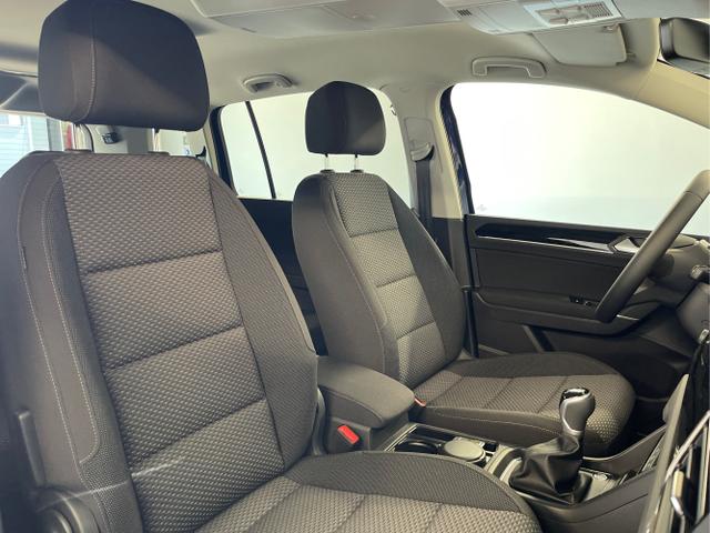 Volkswagen / Touran / Blau / / / 150PS IQ.Light+7 Sitze+Kessy