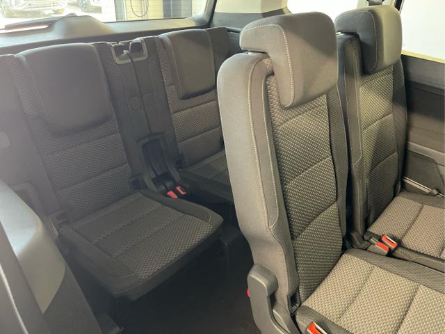 Volkswagen / Touran / Blau / / / 150PS IQ.Light+7 Sitze+Kessy