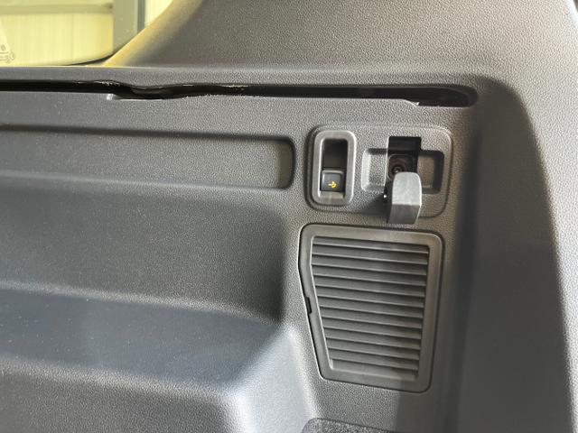 Volkswagen / Touran / Blau / / / 150PS IQ.Light+7 Sitze+Kessy