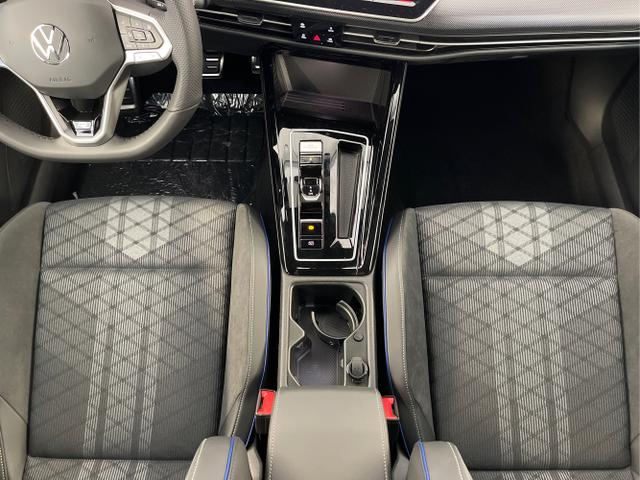 Volkswagen / Golf Variant / Silber / / / 150PS DSG+Black Style+AHK