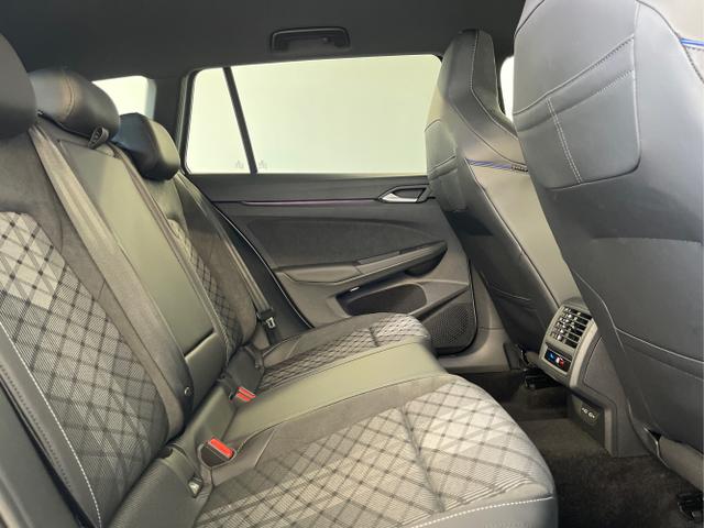 Volkswagen / Golf Variant / Silber / / / 150PS DSG+Black Style+AHK