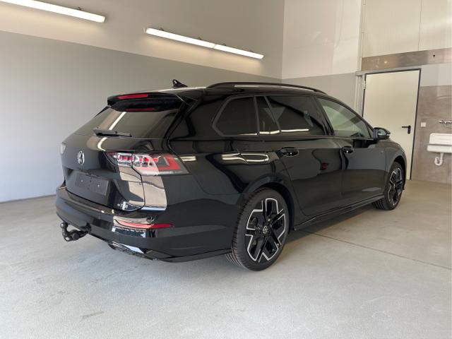 Volkswagen / Golf Variant / Schwarz / / / 150PS DSG+Black Style+AHK