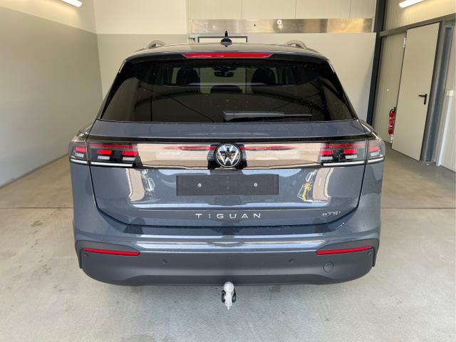 Volkswagen / Tiguan / Grau / / / 150PS DSG 360°Kamera