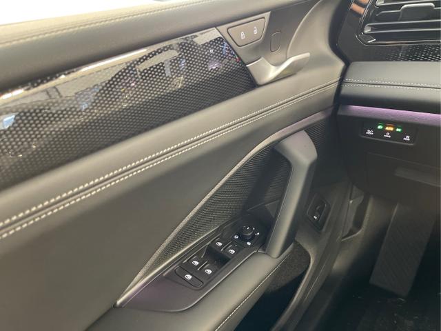 Volkswagen / Tiguan / Grau / / / 150PS DSG 360°Kamera