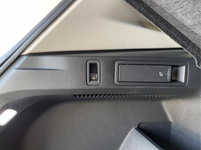 Volkswagen / Tiguan / Grau / / / 150PS DSG 360°Kamera