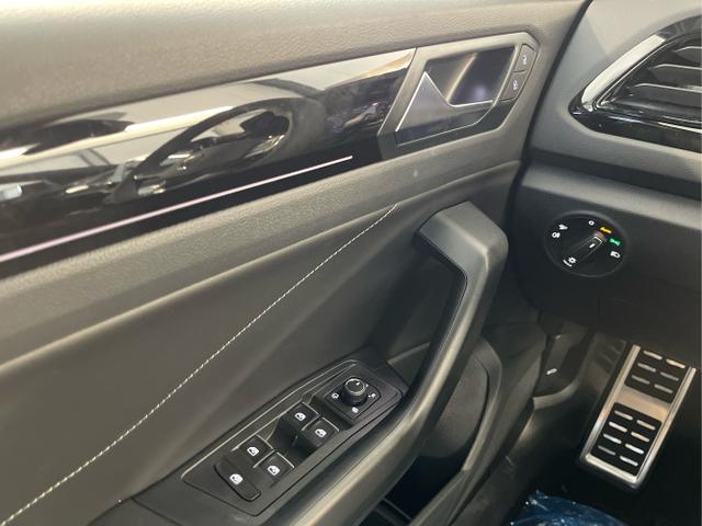 Volkswagen / T-Roc / Blau / / / 190PS 4Mottion AHK+Black Style
