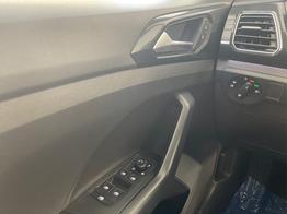 Volkswagen T-Cross R-Line 115PS DSG IQ.Light+Navi+AHK+Climatronic+GV5+Sitzheiz+SideAssist+Keyless 