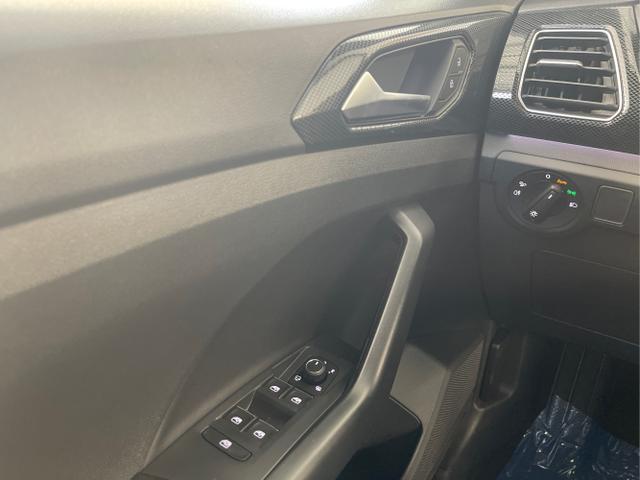 Volkswagen / T-Cross / Silber / / / 115PS DSG IQ.Light+Navi+AHK