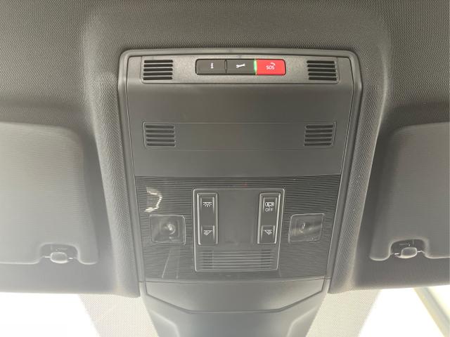Volkswagen / T-Cross / Silber / / / 115PS DSG IQ.Light+Navi+AHK