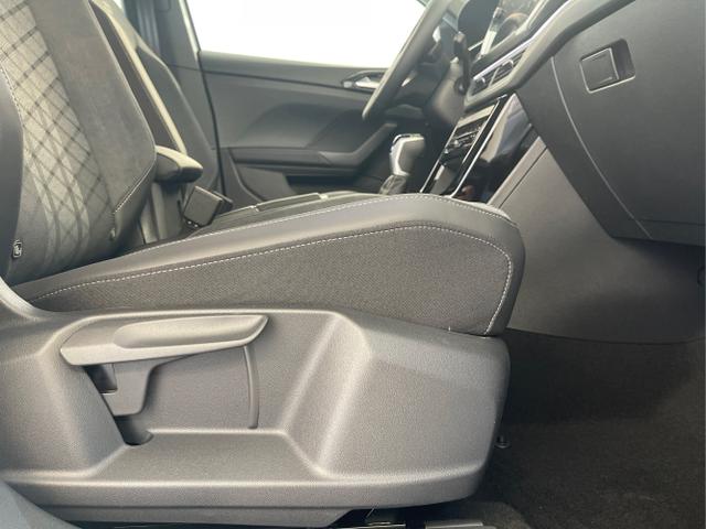 Volkswagen / T-Cross / Silber / / / 115PS DSG IQ.Light+Navi+AHK