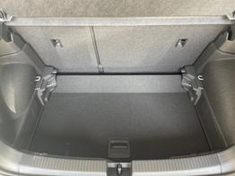 Volkswagen T-Cross R-Line 115PS DSG IQ.Light+Navi+AHK+Climatronic+GV5+Sitzheiz+SideAssist+Keyless 