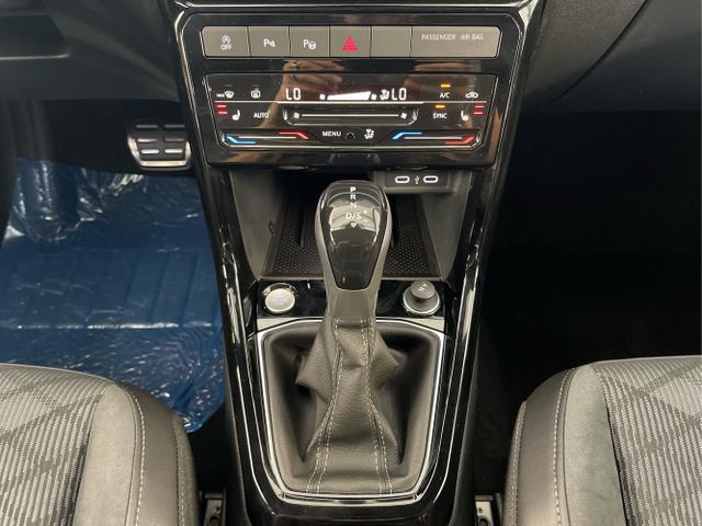 Volkswagen / T-Cross / Schwarz / / / 150PS Navi+AHK