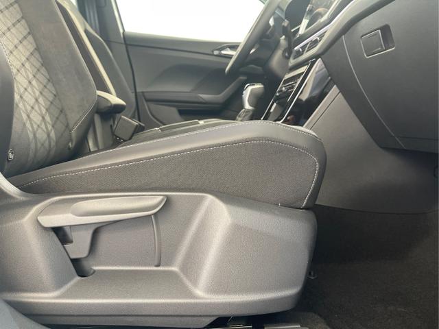Volkswagen / T-Cross / Schwarz / / / 115PS DSG IQ.Light+Navi+AHK