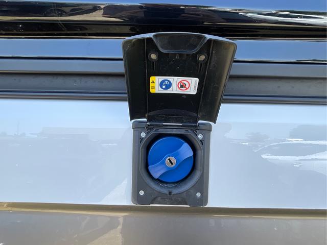 Volkswagen / Grand California / Weiß / / / Solar + Markise + Satelliten + Alarm