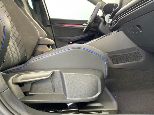 Volkswagen / Golf Variant / Grau / / / 150PS DSG+Black Style+AHK