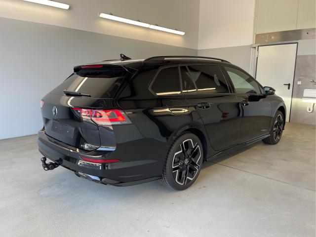 Volkswagen / Golf Variant / Schwarz / / / 150PS DSG+Black Style+AHK