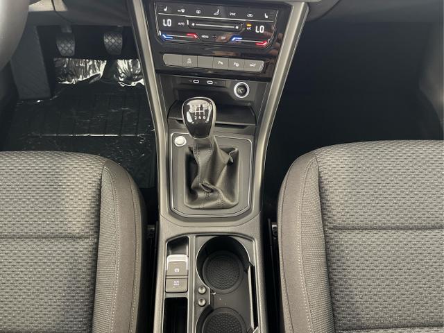 Volkswagen / Touran / Schwarz / / / 7Si+IQ.Light+AHK+Kessy+Cam