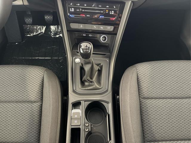 Volkswagen / Touran / Grau / / / 7Si+IQ.Light+TrailerAss+Cam