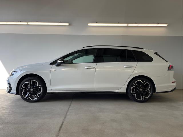 Volkswagen / Golf Variant / Weiß / / / 150PS DSG+Black Style+AHK