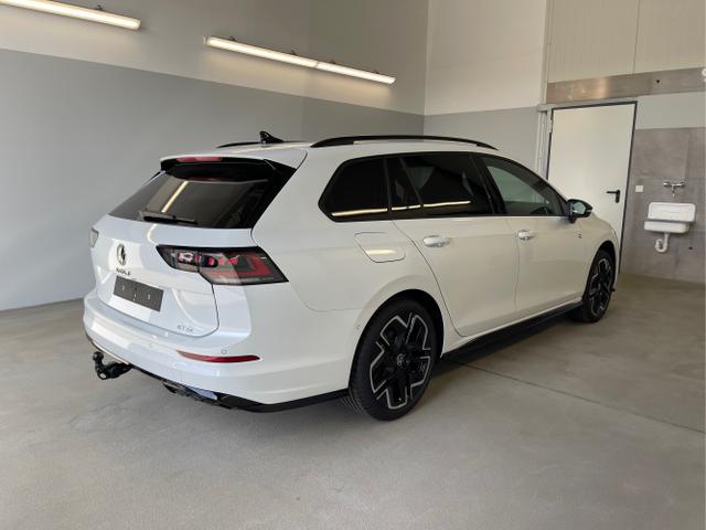 Volkswagen / Golf Variant / Weiß / / / 150PS DSG+Black Style+AHK