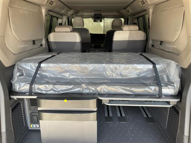 Volkswagen / T7 California / Grau / / / TDI DSG AHK+360°+Standheizung