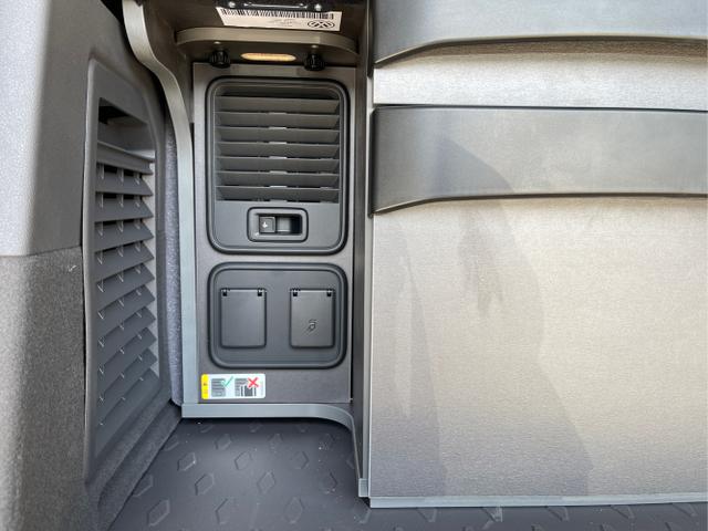 Volkswagen / T7 California / Grau / / / TDI DSG AHK+360°+Standheizung
