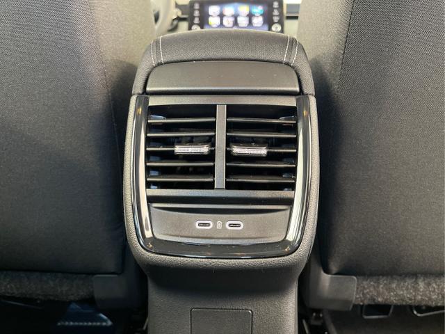Skoda / KAMIQ / Silber / / / 115PS AHK+Sitzheizung