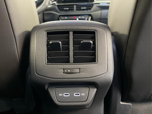 Volkswagen / T-Roc / Schwarz / / / 190PS 4Motion AHK+Black Style
