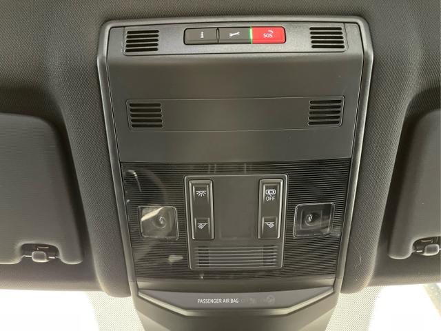 Volkswagen / T-Roc / Schwarz / / / 190PS 4Motion AHK+Black Style