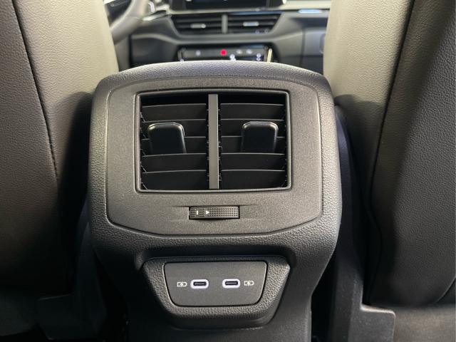 Volkswagen / T-Roc / Schwarz / / / 190PS 4Motion AHK+Black Style