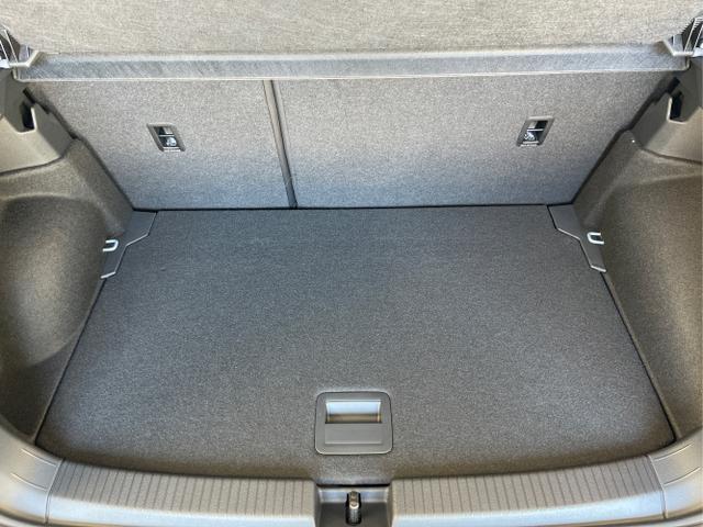 Volkswagen / T-Cross / Grau / / / 150PS DSG IQ.Light+AHK
